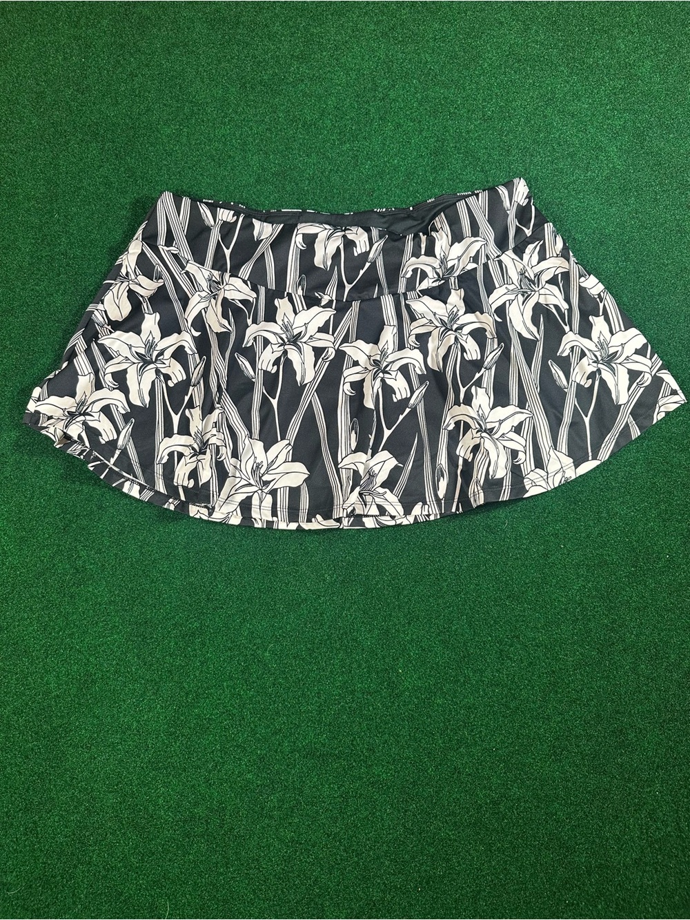 Tail Black and White Floral Skater Skort